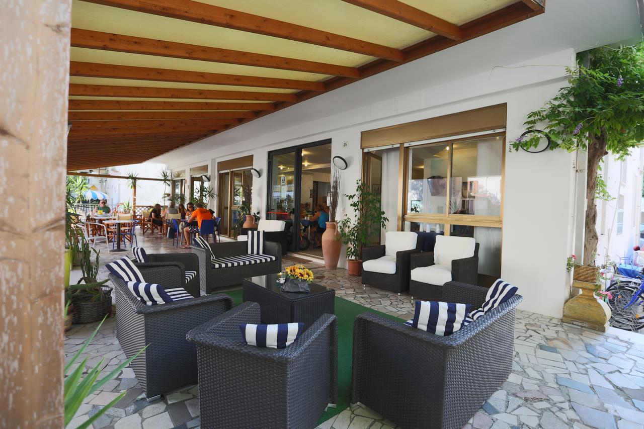 Hotel Domus Mea كاتوليكا المظهر الخارجي الصورة